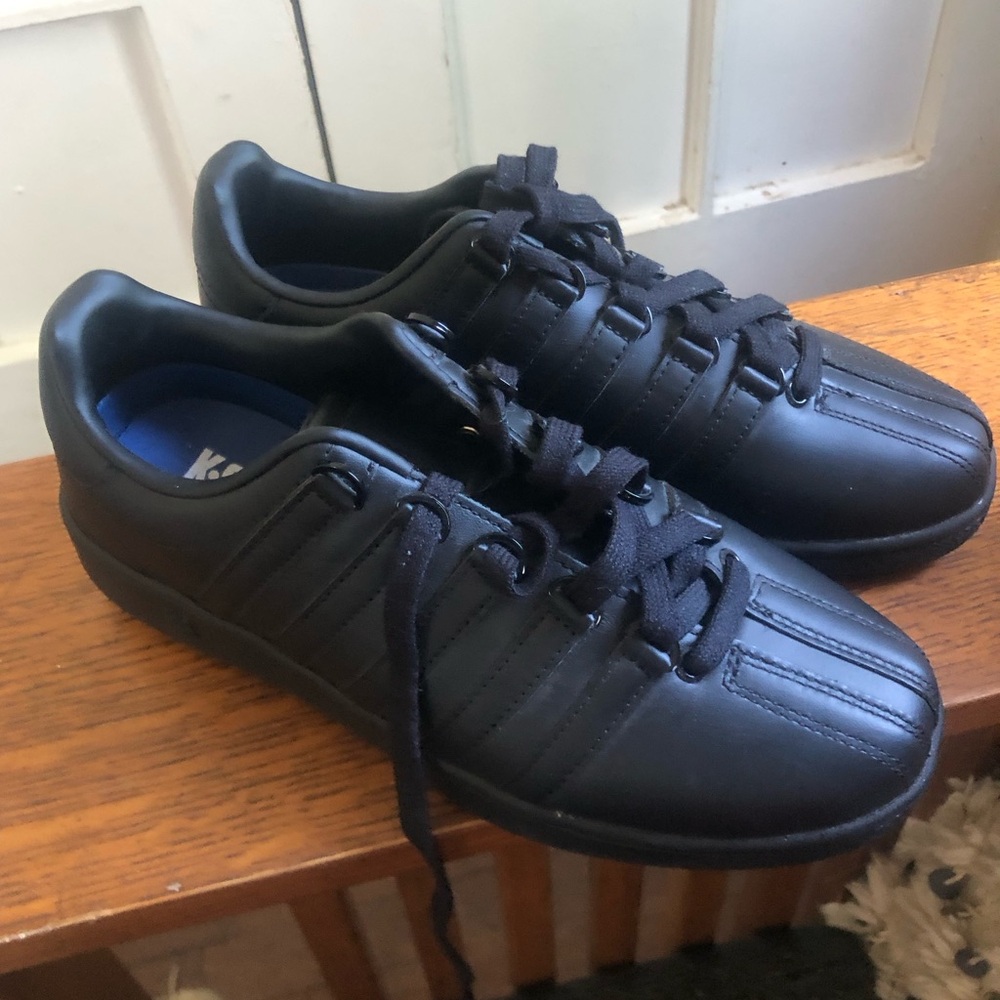 BNWOT k Swiss sneakers